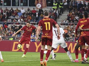 AS Roma Vs Salernitana Tuntas 2-2 AS Roma Vs Salernitana Tuntas 2-2
