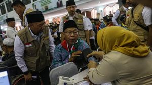 Calon Jamaah Haji Tiba di Asrama Pondok Gede Jakarta