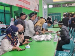 CJH Embarkasi Surabaya Mulai Tiba di Asrama Haji Sukolilo