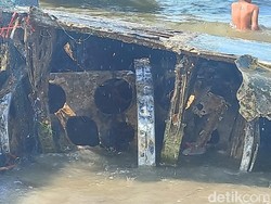 Bangkai Pesawat Ditemukan di Lamongan Potongan Sayap dan Kemudi