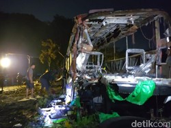 Garasi Maju Lancar di Bantul Terbakar, Satu Bus Dilalap Api
