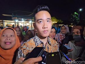 Gibran Janji Pertemukan Ganjar dengan Relawan: Itu Tugasku! Gibran Janji Pertemukan Ganjar dengan Relawan: Itu Tugasku!