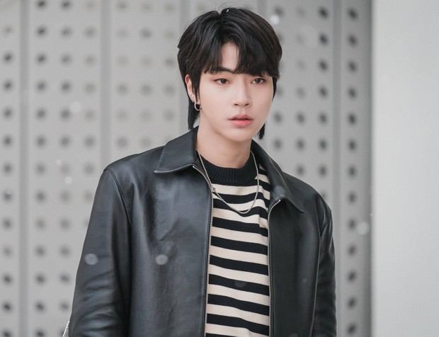 Hwang In Yeop jadi sad boy di True Beauty/ Foto: hancinema.net Hwang In Yeop jadi sad boy di True Beauty/ Foto: hancinema.net