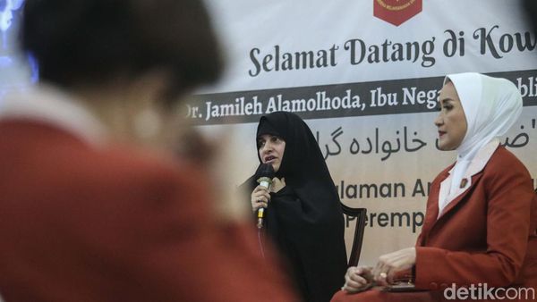 Ibu Negara Iran-Kowani Bahas Pendidikan dan Perlindungan Perempuan