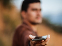 HP Iphone Vs Android, Umurnya Lebih Awet Mana?