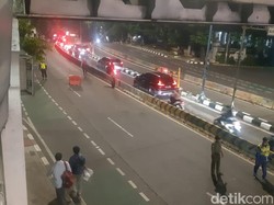 Jl Buncit Raya Arah Ragunan Ditutup, Kendaraan Lintasi Busway-Lalin Macet