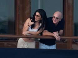 Jeff Bezos Berikan Cincin Tunangan Senilai Rp 37 Miliar ke Lauren Sanchez