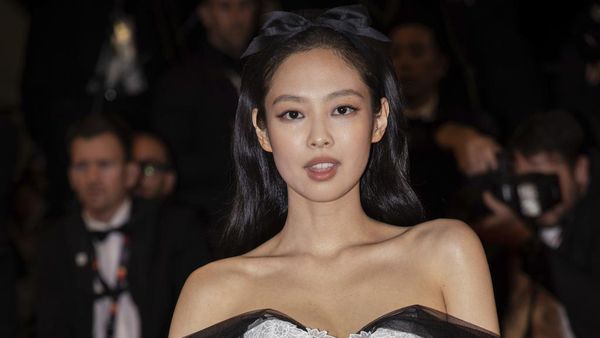 7 Gaya Jennie BLACKPINK di Festival Film Cannes Bareng Pemain The Idol