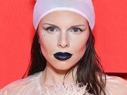 Dulu Kerja Sebagai Dominatrix, Julia Fox Pernah Lakukan Seks Ekstrem