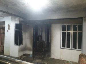 Perkara Rebutan Lahan Parkir Bikin Jukir di Pinrang Bakar Mobil-Rumah Teman Perkara Rebutan Lahan Parkir Bikin Jukir di Pinrang Bakar Mobil-Rumah Teman