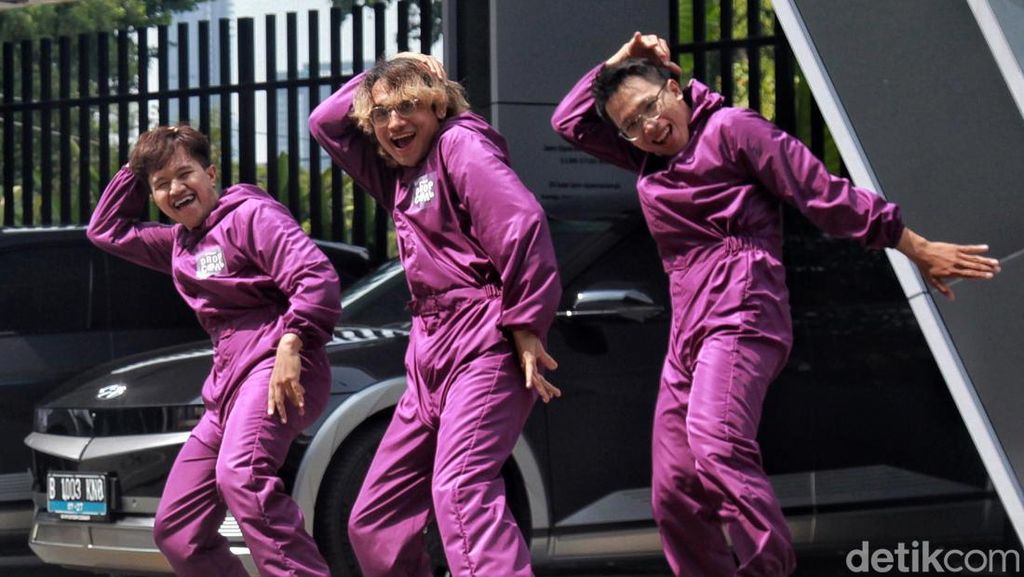 Kpopers Aksi di Stasiun Pengisian Mobil Listrik, Ada Apa? Kpopers Aksi di Stasiun Pengisian Mobil Listrik, Ada Apa?