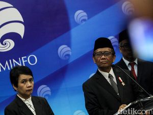 Mahfud Undang Profesional-Ahli Daftar Seleksi Dirut Bakti: Tak Usah Takut Mahfud Undang Profesional-Ahli Daftar Seleksi Dirut Bakti: Tak Usah Takut