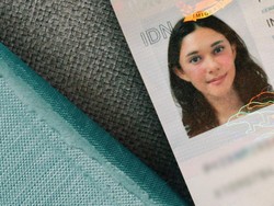 Cantiknya Foto Paspor Nana Mirdad yang Mengalihkan Dunia Warganet