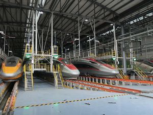 Perjalanan Proyek Kereta Cepat: Dulu Ditolak Kini Dipuji Koin Berdiri Perjalanan Proyek Kereta Cepat: Dulu Ditolak Kini Dipuji Koin Berdiri