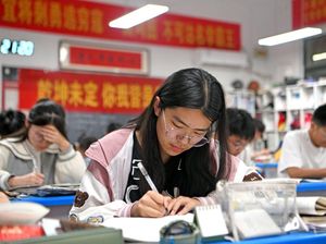 Potret Belajar Siswa di China Jelang Seleksi Masuk Perguruan Tinggi Potret Belajar Siswa di China Jelang Seleksi Masuk Perguruan Tinggi