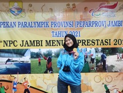 Mengenal Rts Kurnia, Mahasiswa Tunadaksa Berprestasi Internasional