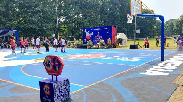 Sambut H-100 FIBA World Cup 2023, LOC FIBA Selenggarakan ‘Revamp My Court’ di Lapangan Banteng