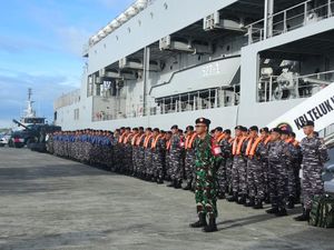 Komando Armada III Latihan Tempur di Perairan Sorong hingga Samudera Pasifik Komando Armada III Latihan Tempur di Perairan Sorong hingga Samudera Pasifik