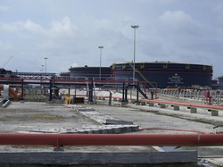 Serangan Iran ke Israel Berisiko Picu Harga Minyak Meroket