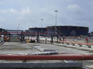 Serangan Iran ke Israel Berisiko Picu Harga Minyak Meroket Serangan Iran ke Israel Berisiko Picu Harga Minyak Meroket