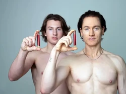 Tak Ingin Tua, Miliarder Ini Rayakan Ulang Tahun 19 Bulan Sekali