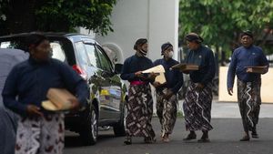 Potret 300 Abdi Dalem Keraton Yogyakarta Diwisuda