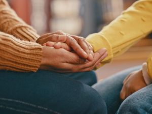 35 Kata-kata Motivasi Buat Sahabat yang Lagi Patah Hati