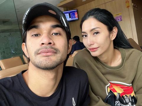 6 Momen Haru Ibunda Beri Pesan ke Pacar Berondong Tyas Mirasih
