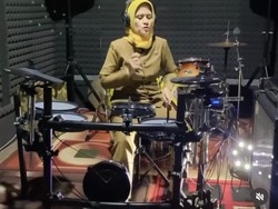 Viral ASN di Padang Sidimpuan Main Drum Cover Lagu Coldplay