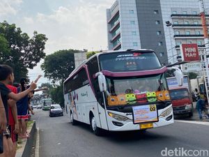 Melihat Keseruan Om Telolet Om yang Kini Kembali Viral Melihat Keseruan Om Telolet Om yang Kini Kembali Viral
