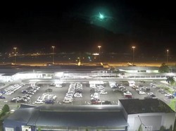 Meteor Meledak di Langit Australia, Cahayanya Hijau