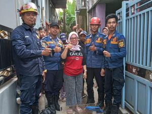 Monyet Acak-acak Rumah Warga di Bogor, Damkar Turun Tangan