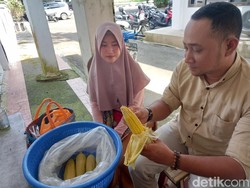 Kisah Diana Putri, Penjual Jagung Rebus yang Ingin Jadi Model