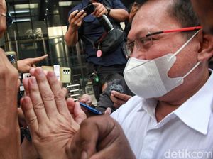 Hakim Tolak Gugatan Praperadilan Sekretaris MA Hasbi Hasan! Hakim Tolak Gugatan Praperadilan Sekretaris MA Hasbi Hasan!