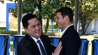 Javier Zanetti merupakan pemain Inter ketika masa kepemimpinan Erick Thohir. Dilansir dari ESPN, Erick berperan menjamin Zanetti tetap di klub usai pensiun di klub tahun 2014 (setelah cedera berkepanjangan) untuk menjadi bagian dari manajemen Inter. (FC Internazionale via Getty Images)