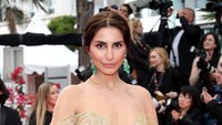 7 Gaya Model Iran Pamer Bahu di Cannes, Perlihatkan Tato Women, Life, Freedom