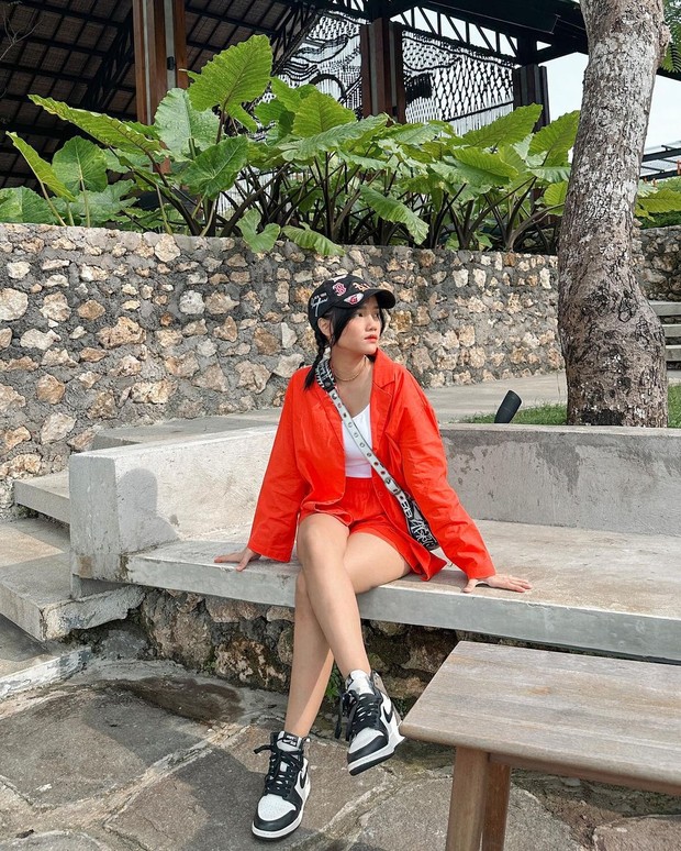 Fuji dengan outfit yang cerah/Sumber: IG @fuji_an