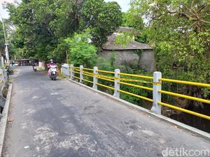 Polisi Temukan Darah di Jembatan, Diduga Terkait Mutilasi Pria Tato Naga Polisi Temukan Darah di Jembatan, Diduga Terkait Mutilasi Pria Tato Naga