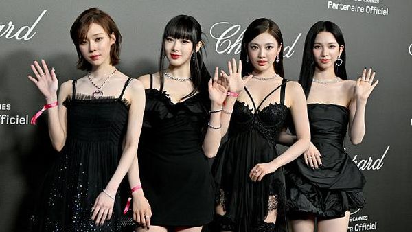 Gaya Mewah aespa di Acara Chopard, Visual Karina cs Disebut Unreal Bak AI
