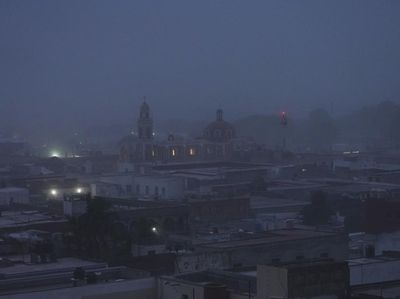 Gelapnya Langit Meksiko Tertutup Hujan Abu Gunung Popocatepetl