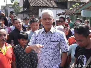 Ganjar Cek Jalan Rusak Sempat Viral di Batang yang Kini Sudah Mulus Ganjar Cek Jalan Rusak Sempat Viral di Batang yang Kini Sudah Mulus