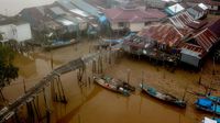 Menantang Maut! Begini Kondisi Jembatan Rusak di Jabung Timur