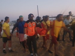 Mayat Pria Mengambang di Tengah Laut, Mulut Keluarkan Busa