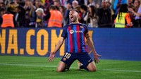Jordi Alba juga sudah berpisah dengan Barcelona. Dia pun dikaitkan dengan Al Hilal. (Foto: Getty Images/Alex Caparros)