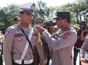 Polda NTT Kukuhkan Polisi RW, Jaga Keamanan di Lingkungan RW Polda NTT Kukuhkan Polisi RW, Jaga Keamanan di Lingkungan RW