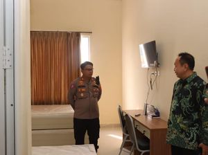 Jamin Keamanan Calhaj, Polisi Jaga Ketat Embarkasi Haji Indramayu Jamin Keamanan Calhaj, Polisi Jaga Ketat Embarkasi Haji Indramayu