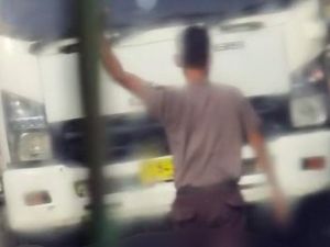 Kecelakaan Motor Vs Truk di Jalan Narogong Bogor, Ada Korban Jiwa Kecelakaan Motor Vs Truk di Jalan Narogong Bogor, Ada Korban Jiwa