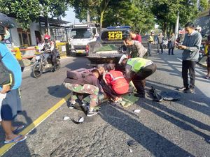 Dua Motor Pelajar Blitar Adu Banteng Saat Berangkat Sekolah, 1 Tewas