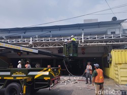 Dibongkarnya Ruko Pluit Makan Jalan Tuai Protes Pemilik dan Karyawan