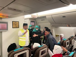 Menag Ingatkan Jemaah Haji Tak Foto Pakai Atribut Parpol di Tanah Suci